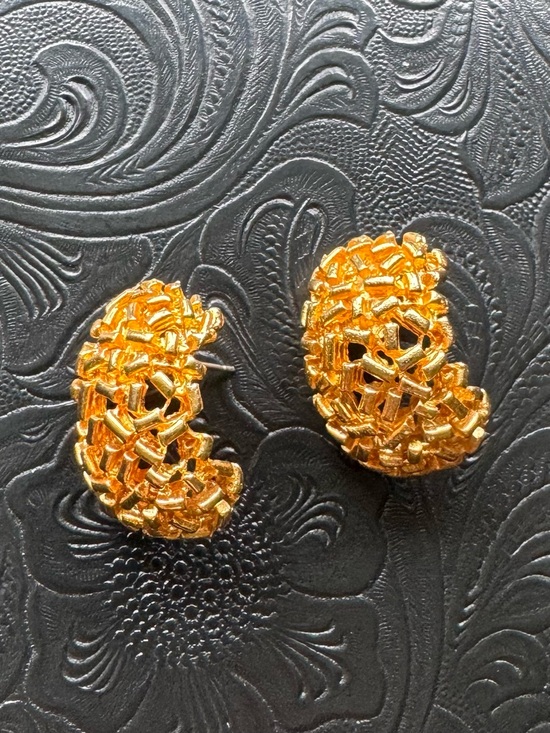 Jewelry - Gold Tone Half Moon Earrings